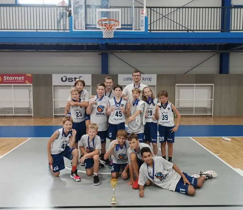 U13 na prvním turnaji na velké koše