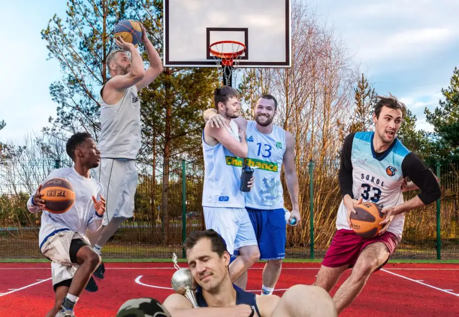 Sokolíci na půlce hřiště