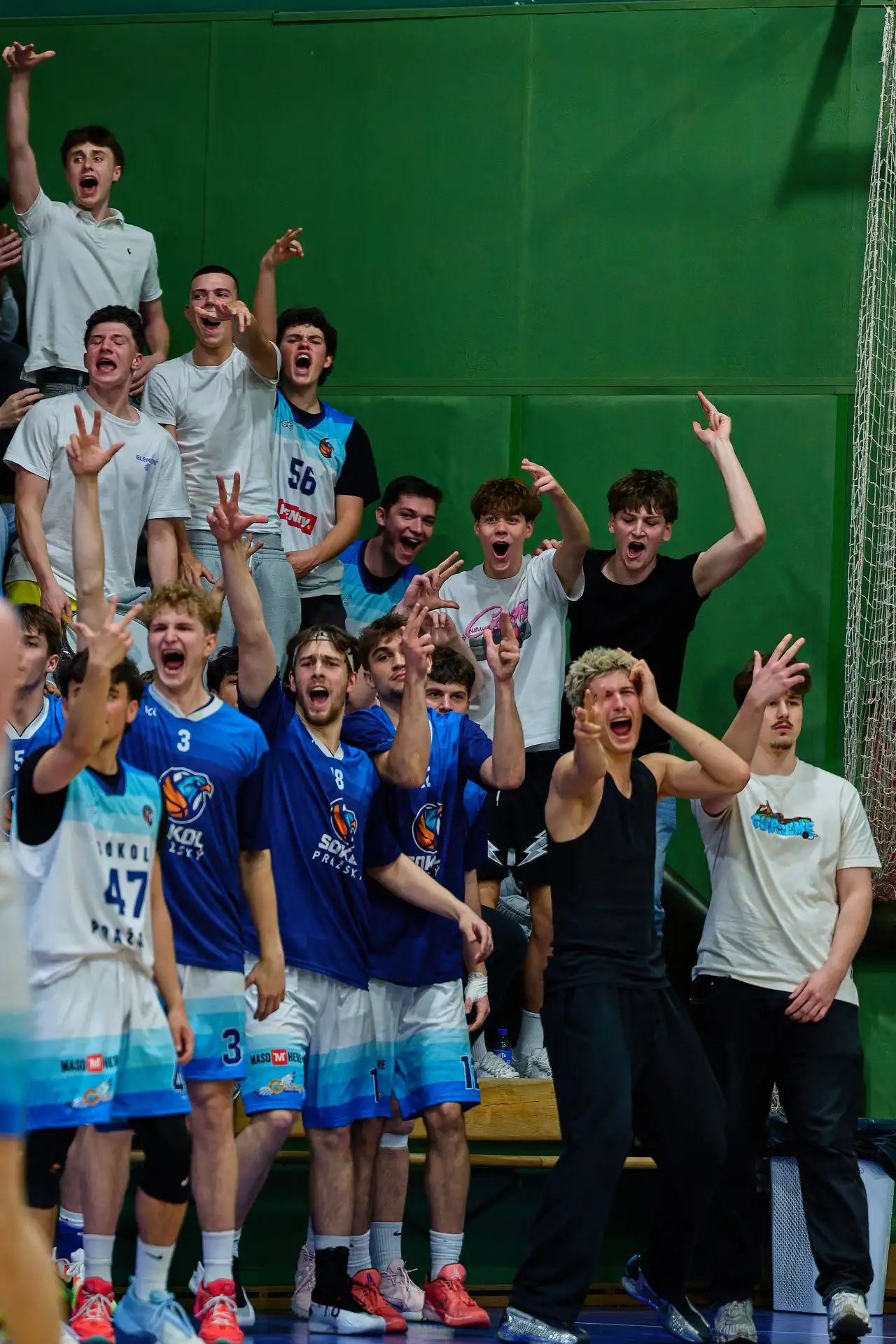 První soutěže ukončeny